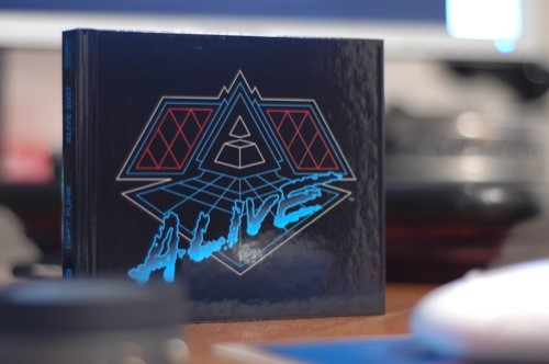 Boîte du CD Alive 2007 des Daft Punk